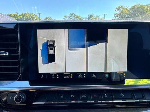 Used 2024 Chevrolet Silverado 2500 LTZ w/ LTZ Plus Package AWD/4WD image 42