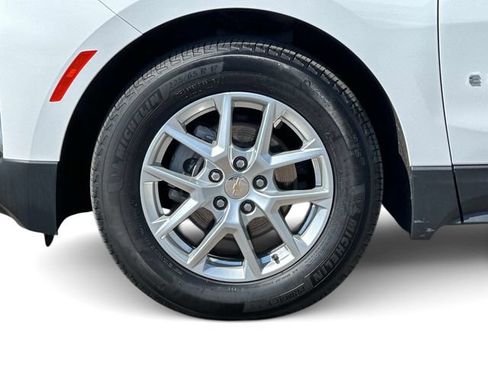 Used 2024 Chevrolet Equinox LT w/ LPO, Floor Liner Package FWD image 8