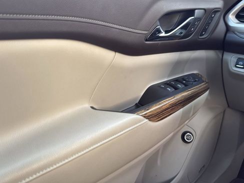 Used 2019 GMC Acadia Denali w/ Technology Package image 12