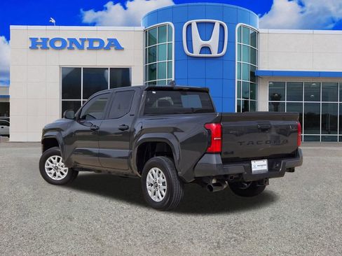 Used 2024 Toyota Tacoma SR5 AWD/4WD image 5