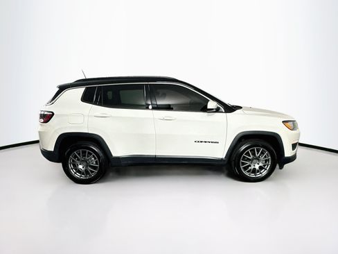 Used 2018 Jeep Compass Latitude w/ Popular Equipment Group FWD image 10