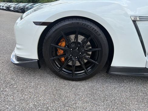 Used 2010 Nissan GT-R Premium AWD/4WD image 27