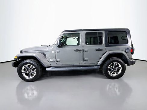 Used 2019 Jeep Wrangler Unlimited Sahara w/ Cold Weather Group AWD/4WD image 4