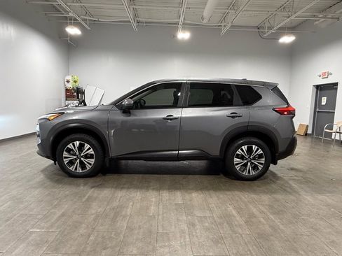 Used 2023 Nissan Rogue SV image 7