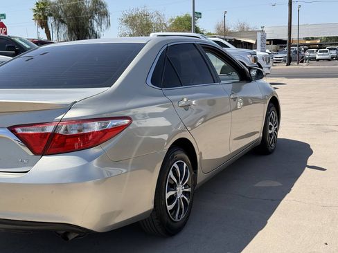 Used 2015 Toyota Camry LE FWD image 18