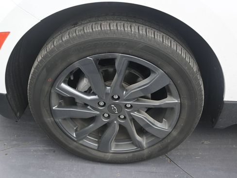 Used 2024 Chevrolet Equinox RS FWD image 9