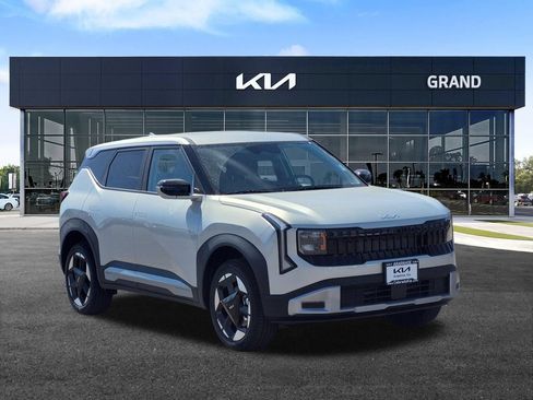 New 2027 Kia Seltos S AWD/4WD image 2