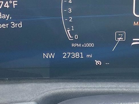 Used 2024 Cadillac XT4 Sport image 8