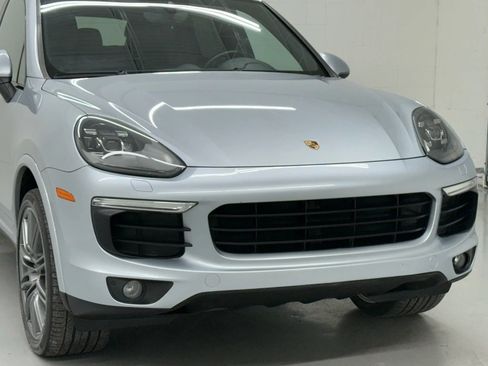Used 2018 Porsche Cayenne Platinum Edition image 41