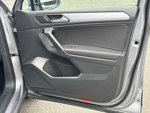 Used 2024 Volkswagen Tiguan S image 8