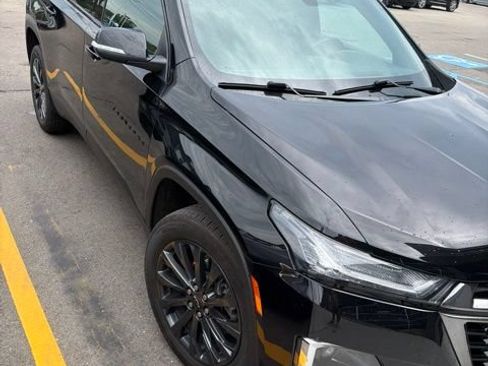 Used 2023 Chevrolet Traverse RS w/ LPO, Floor Liner Package AWD/4WD image 3
