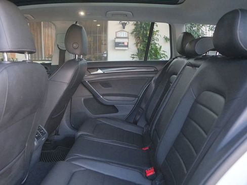 Used 2017 Volkswagen Golf SEL image 37