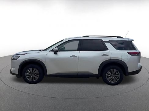 Used 2025 Nissan Pathfinder SV AWD/4WD image 9