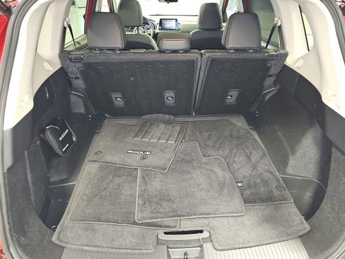 Used 2023 Nissan Rogue SV w/ SV Premium Package image 22