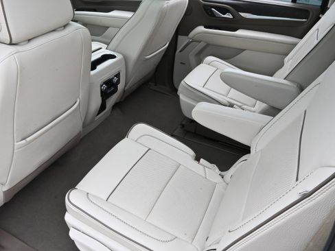 Used 2023 GMC Yukon XL Denali AWD/4WD image 13
