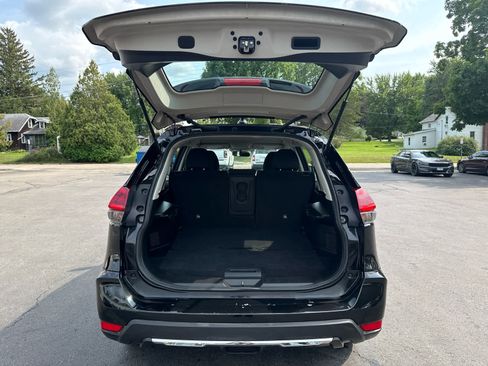 Used 2018 Nissan Rogue S AWD/4WD image 15