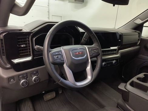 Used 2024 GMC Sierra 1500 Elevation w/ X31 Off-Road Package AWD/4WD image 4