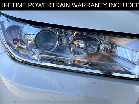 Used 2019 Toyota Highlander XLE image 39