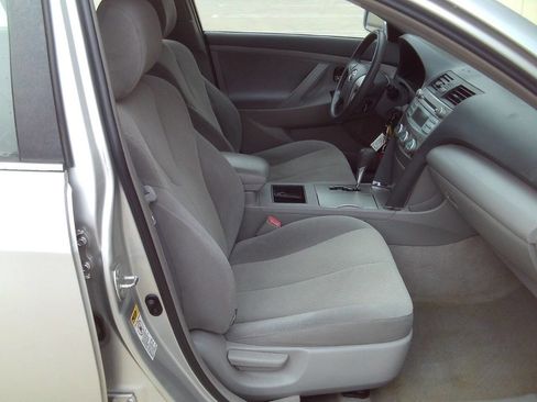 Used 2009 Toyota Camry LE image 21