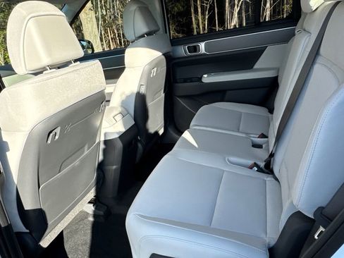 New 2026 Hyundai Santa Fe SE image 10