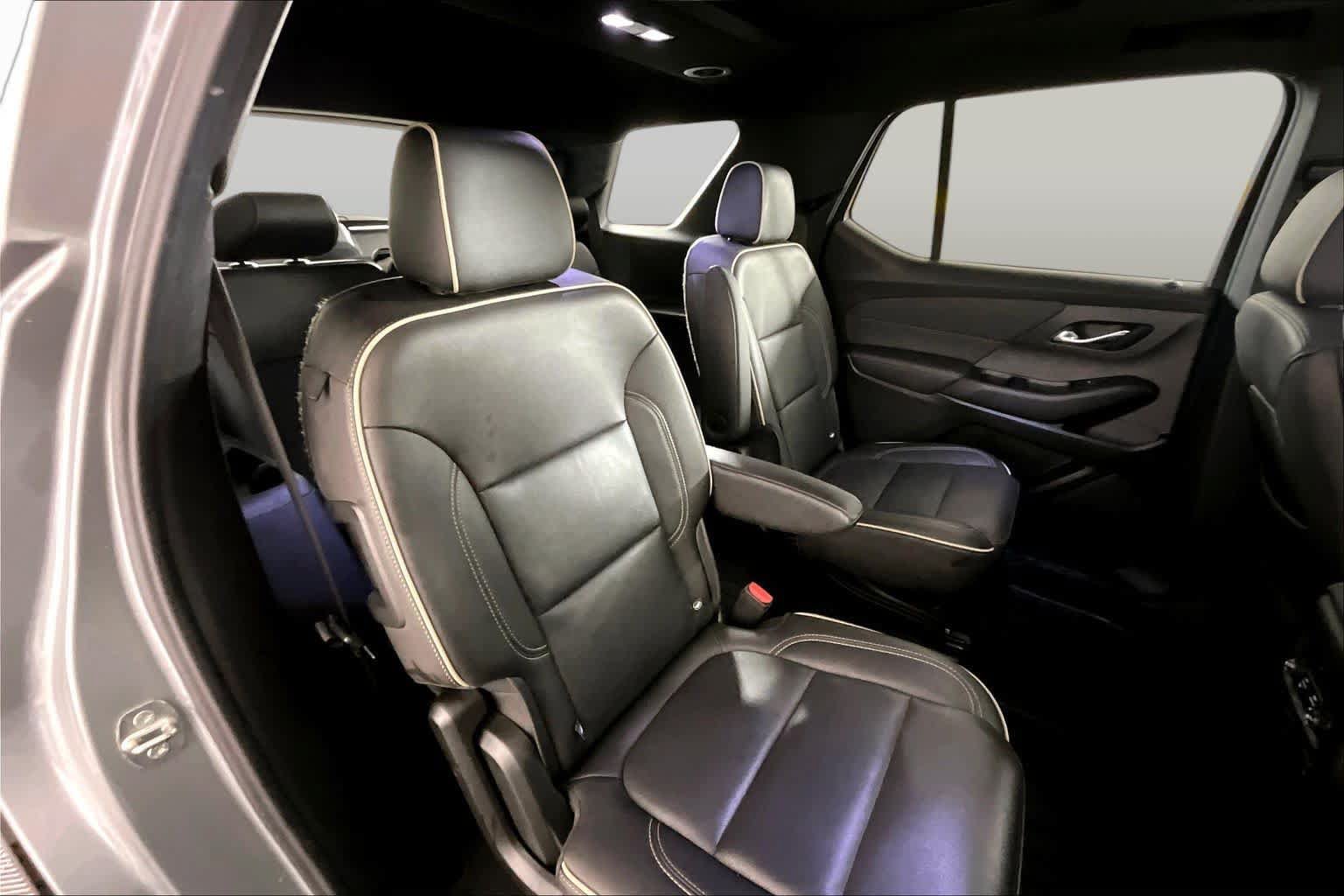 Used 2023 Chevrolet Traverse Premier w/ Redline Edition AWD/4WD image 19