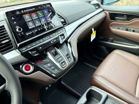New 2026 Honda Odyssey Touring image 28