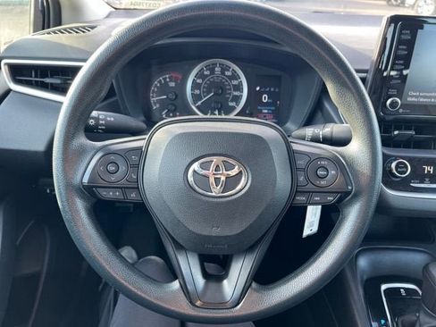 Used 2022 Toyota Corolla LE image 18
