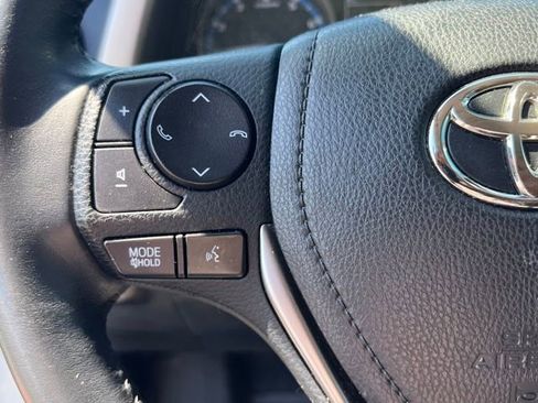 Used 2017 Toyota RAV4 XLE AWD/4WD image 20