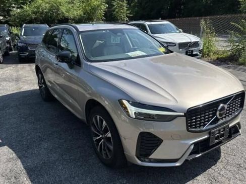 Used 2023 Volvo XC60 B5 Plus w/ Climate Package AWD/4WD image 2