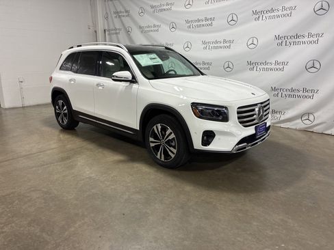 New 2026 Mercedes-Benz GLB 250 4MATIC image 1