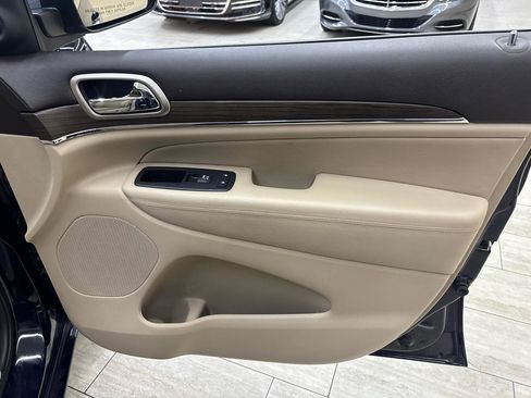Used 2016 Jeep Grand Cherokee Overland RWD image 16