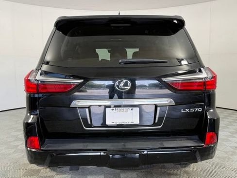 Used 2021 Lexus LX 570 4WD w/ Luxury Package image 7