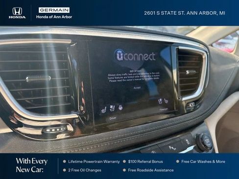 Used 2019 Chrysler Pacifica Limited FWD image 20