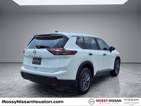 Used 2025 Nissan Rogue S FWD image 7