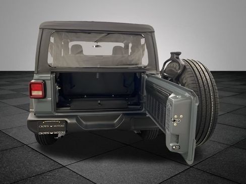 Used 2025 Jeep Wrangler Sport AWD/4WD image 21