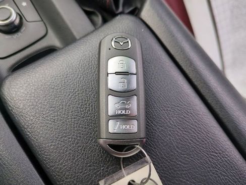 Used 2018 MAZDA MX-5 Miata Club image 33