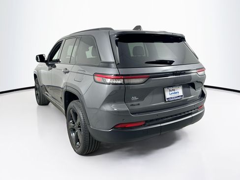 Used 2023 Jeep Grand Cherokee Altitude AWD/4WD image 7