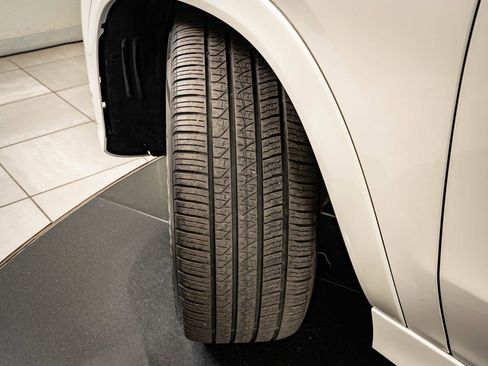 Used 2024 Mercedes-Benz GLE 350 4MATIC image 52