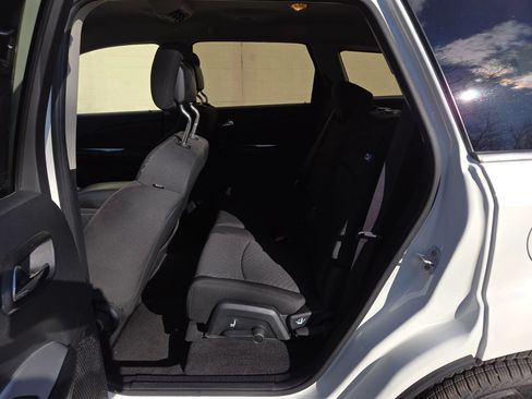 Used 2017 Dodge Journey SE AWD/4WD image 7