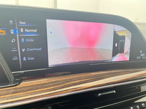Used 2023 Cadillac Escalade Premium Luxury AWD/4WD image 21