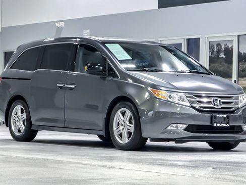 Used 2013 Honda Odyssey Touring Elite image 7