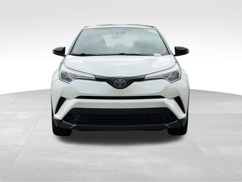 Used 2019 Toyota C-HR XLE image 8