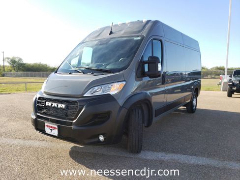New 2026 RAM ProMaster 2500 w/ Convenience Group image 3