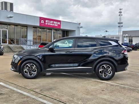 Used 2025 Kia Sportage LX FWD image 9