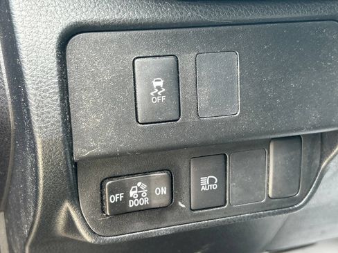 Used 2023 Toyota Tacoma SR5 RWD image 25
