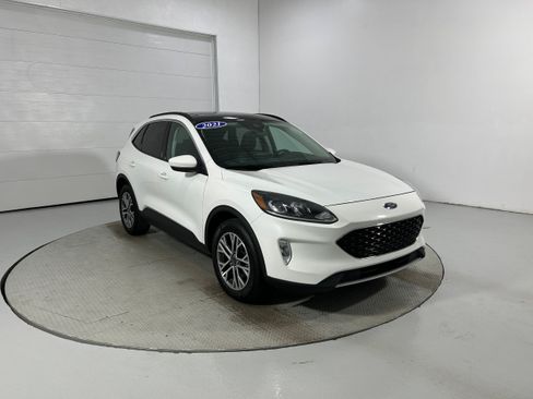 Used 2021 Ford Escape SEL w/ Technology Package AWD/4WD image 2