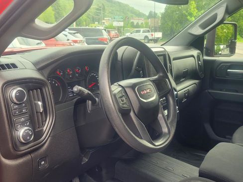 Used 2024 GMC Sierra 1500 Pro w/ Graphite Edition AWD/4WD image 15