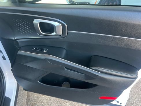 Used 2021 Kia Sorento S w/ Panoramic Sunroof Package AWD/4WD image 23