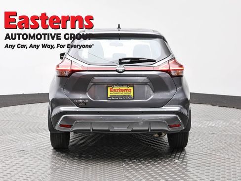 Used 2023 Nissan Kicks S image 6