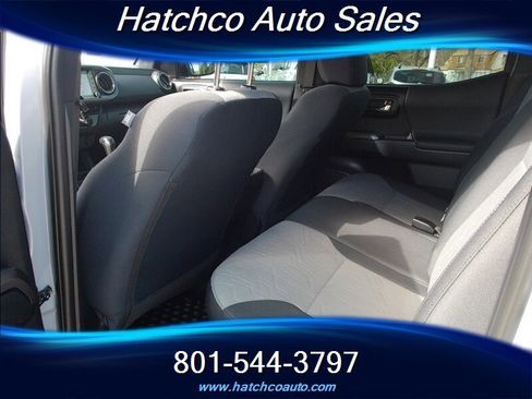 Used 2021 Toyota Tacoma TRD Off-Road AWD/4WD image 14